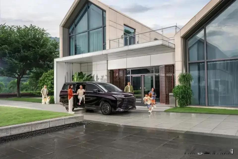 车圈又炸锅了，东风星海V9这波是真卷！作为央企东风旗下首款高端豪华新能源MPV的