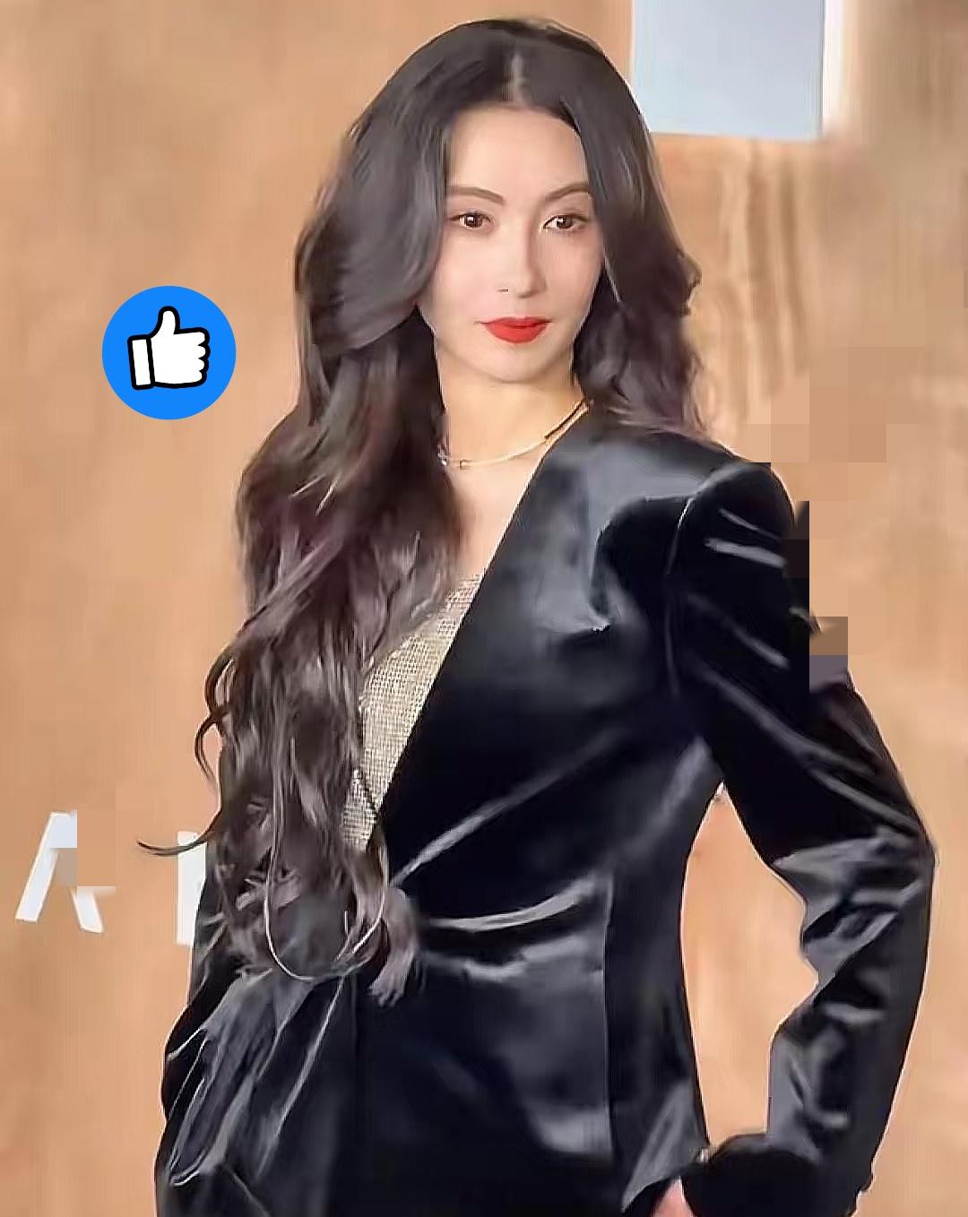 谢霆锋沉默了，王菲沉默了，连张柏芝的儿子们都跟着“沉默”了——谁让45岁的她