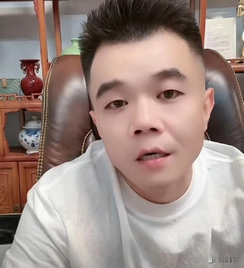小胖说3484被封号因为漏声被追封，打电话举报，看他赚钱有恨他不s的！
