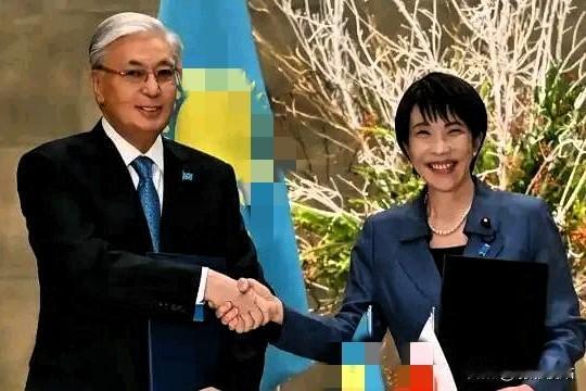 看到托卡耶夫和高市早苗的“情谊”，尤其是恭维高市的言论，比如睿智、坚强，可靠的合