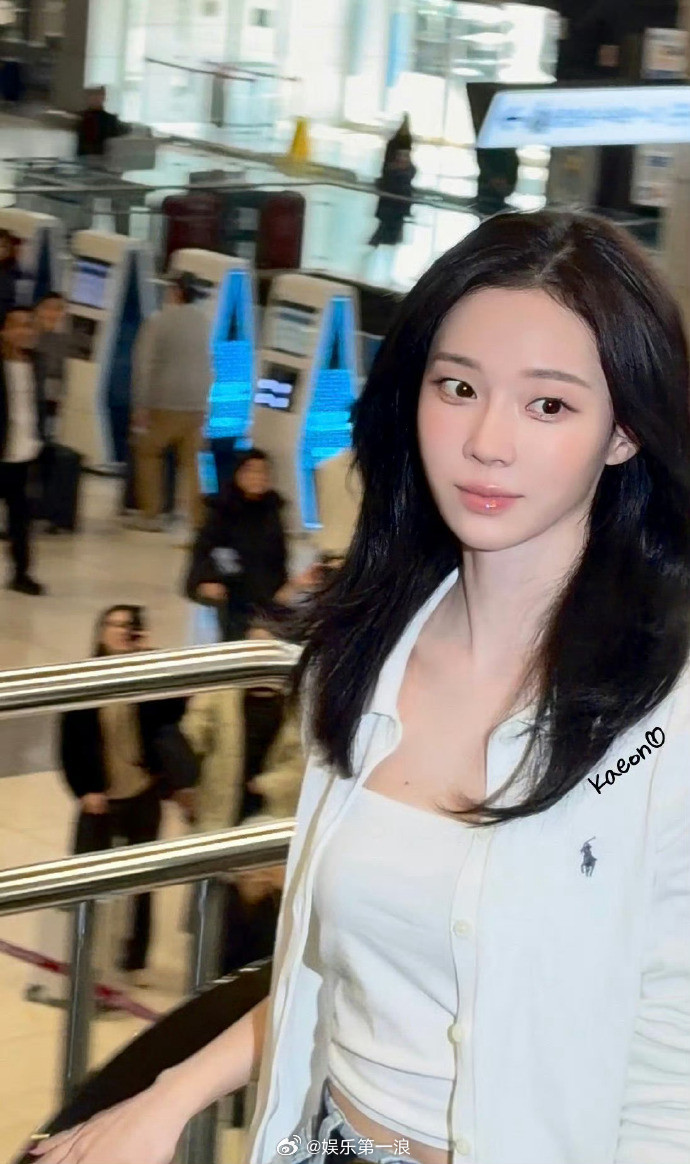 aespa出发上海签售会aespa柳智敏、金玟庭、Giselle出发上海签售，