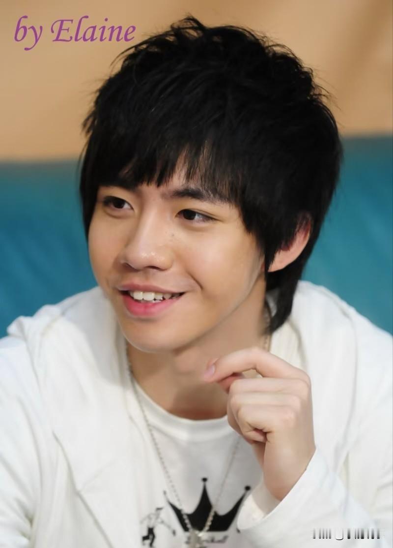 我朋友问我，俞灏明都37了，怎么还在演配角？我说，那是你不懂看戏，他演的配角，比