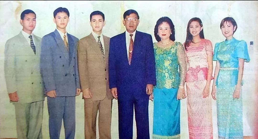 很多人都夸洪森亲王的大女儿洪玛娜长得漂亮，可是洪玛娜生的这一群孩子没有一个漂亮的