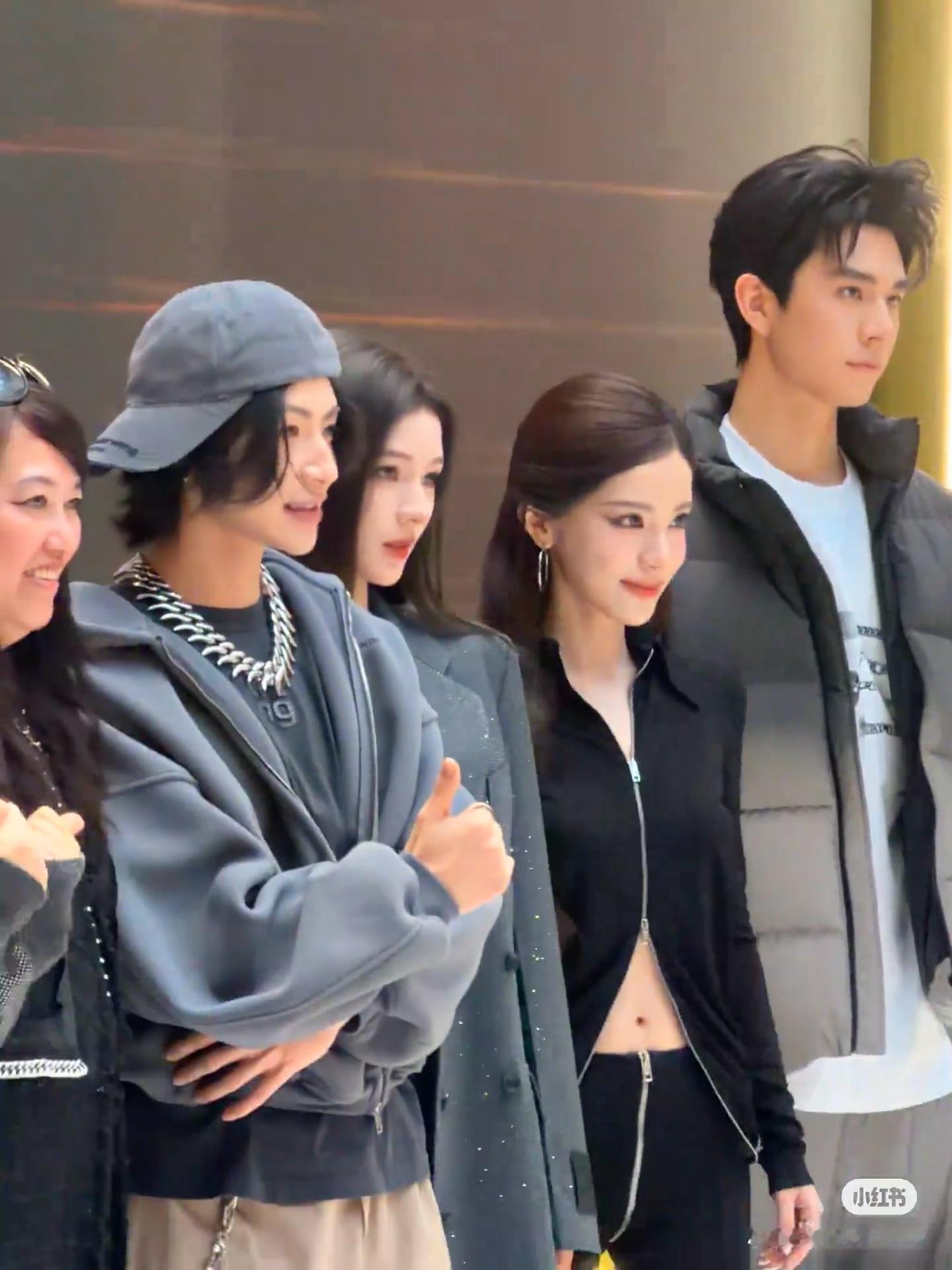 迅猛龙和张予曦同框张予曦美得不像人类迅猛龙也完全不输….🍠：Idu