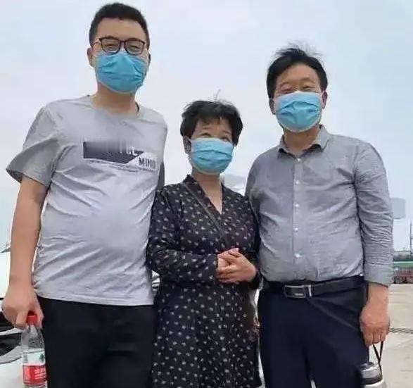 郭希宽离世后，杜新枝讲述这几个生活细节：1.春节后，郭希宽身体就有明显变化