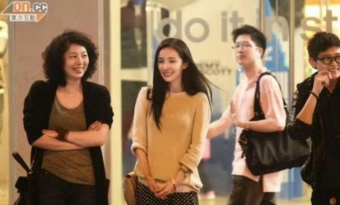 港媒早年拍的杨幂
