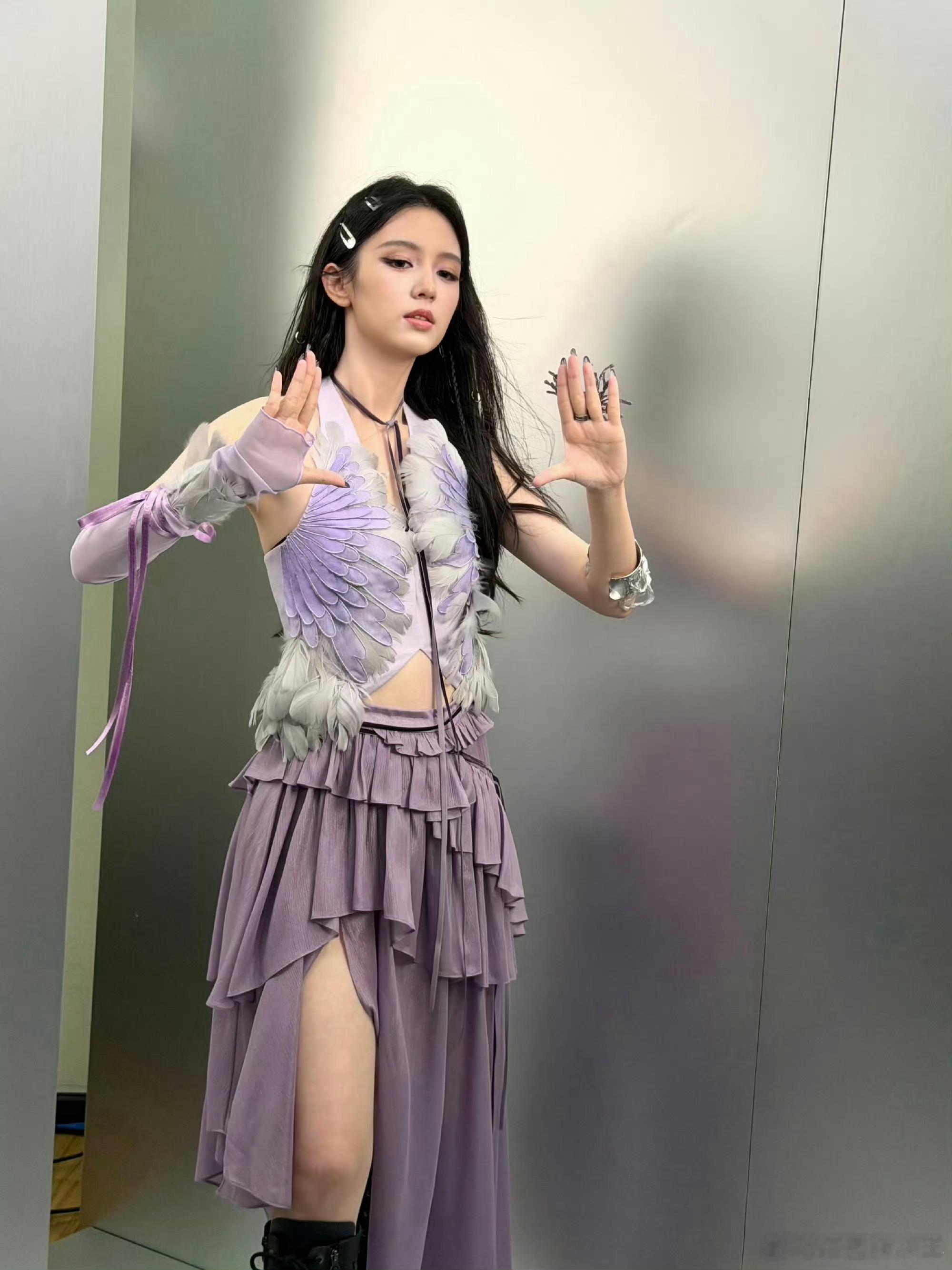 周也是电竞文女主吧美貌是标配，技术是加分，情绪价值是天花板，周也把游戏搭子这个