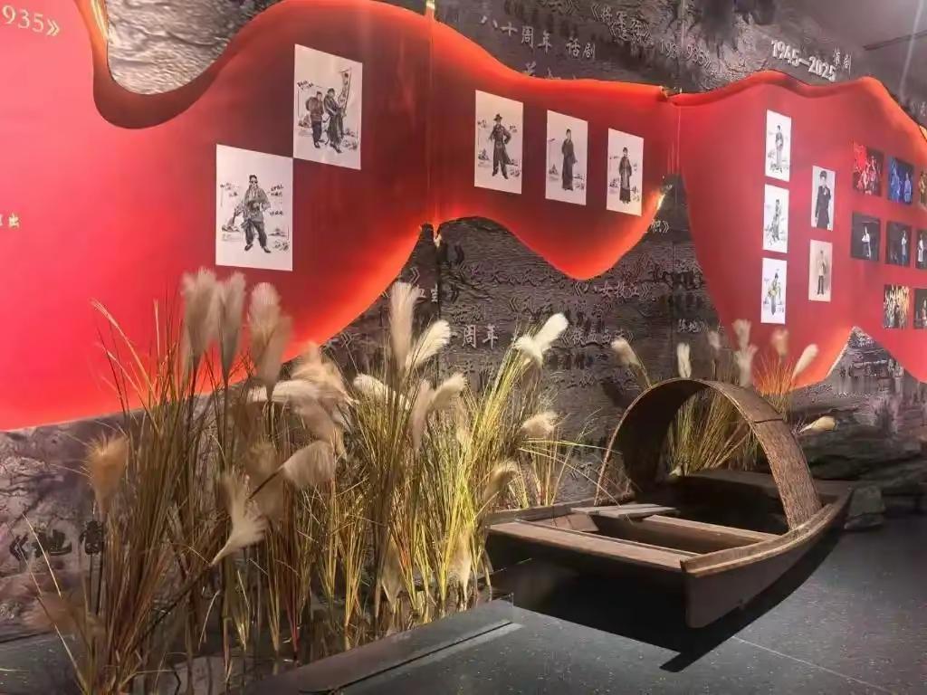 西方学者始终困惑：为何一个没有统一宗教的民族能凝聚成如此力量？答案藏在重庆山火