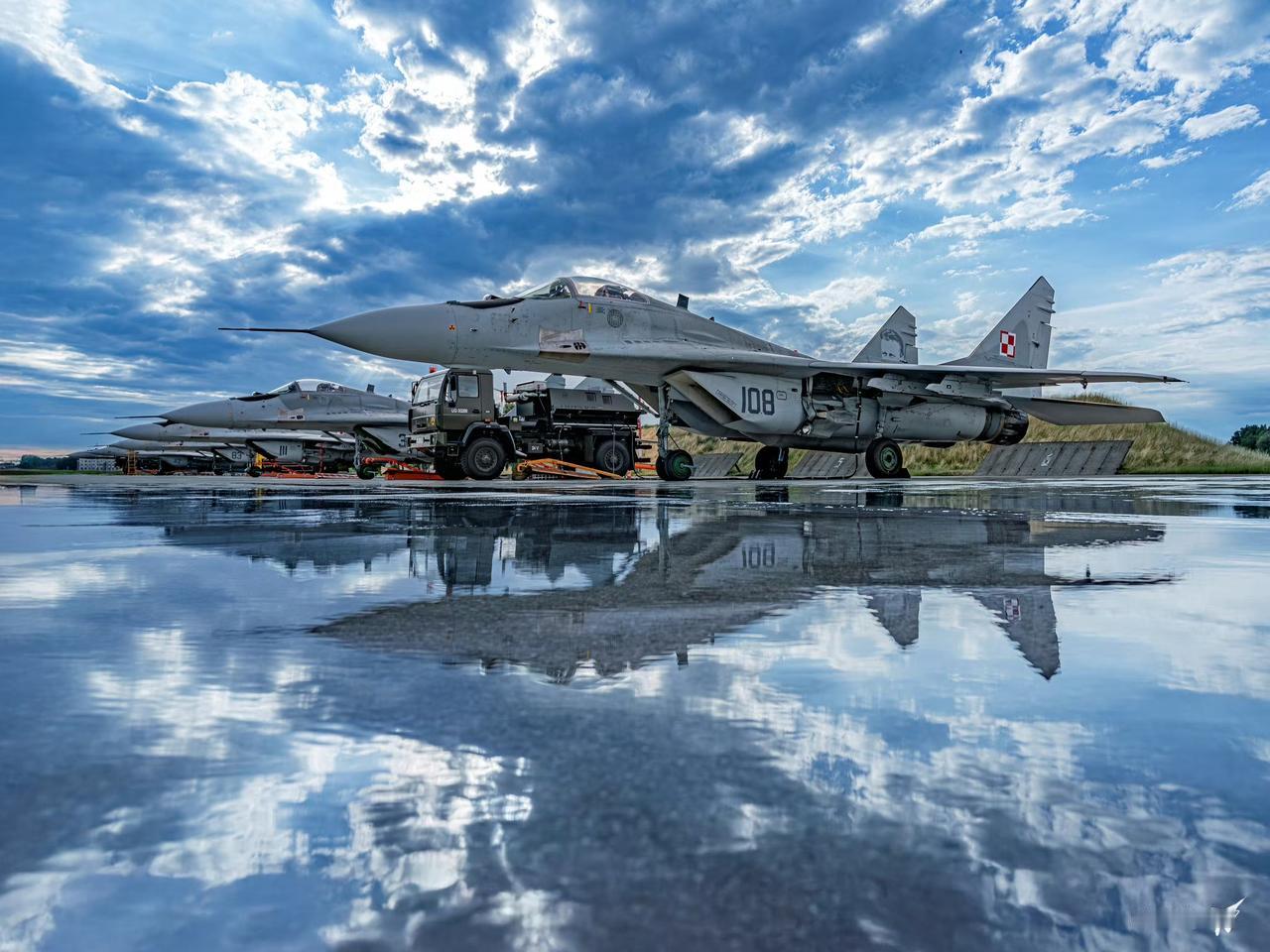 作为波兰空军曾的防空支柱，苏制米格-29战机正逐步退出其装备序列。这款1989年
