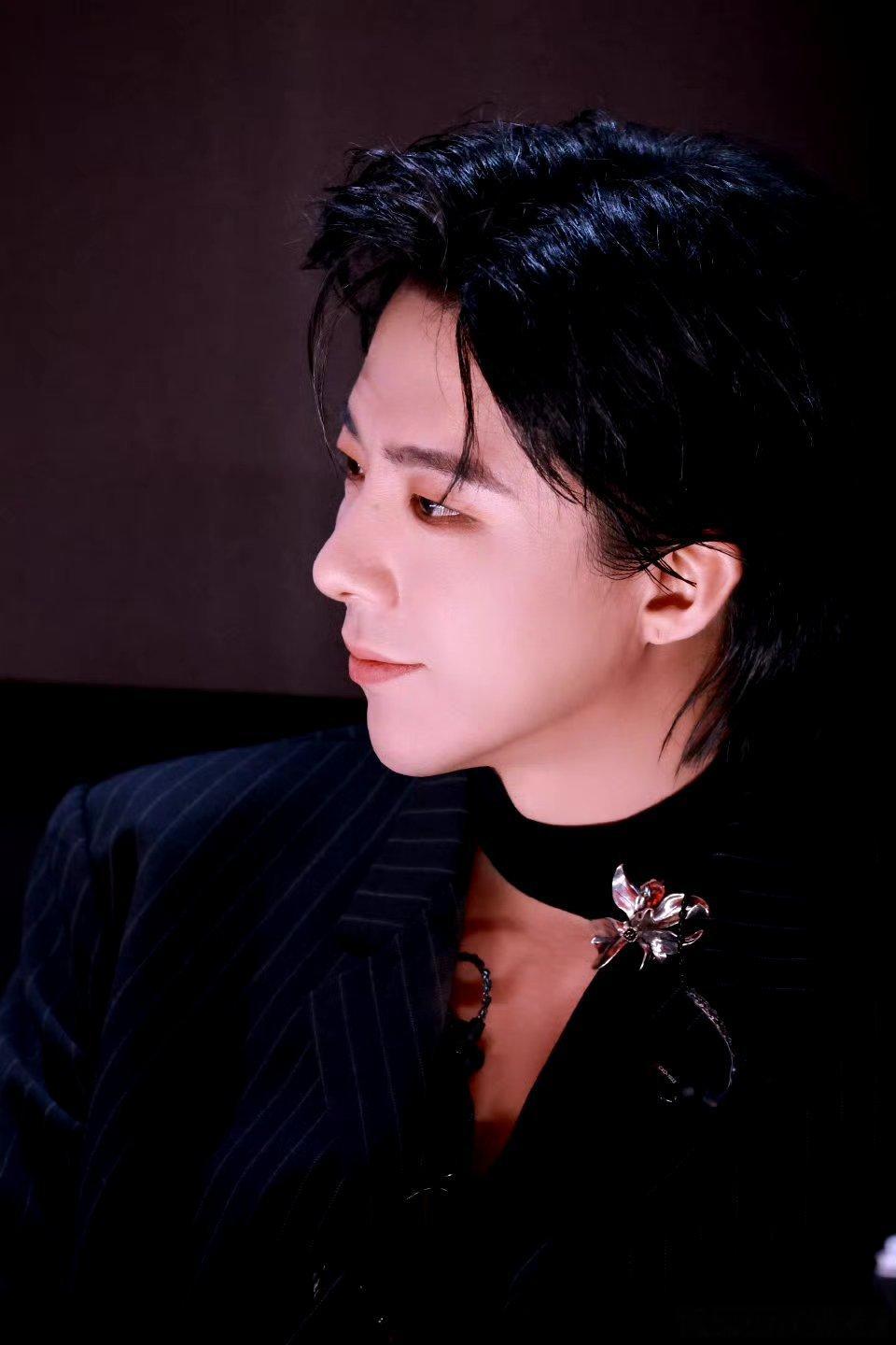 | |刚接触你名字的时候我也不知道会发生那么多故事喜欢就是那种恰巧的温柔和