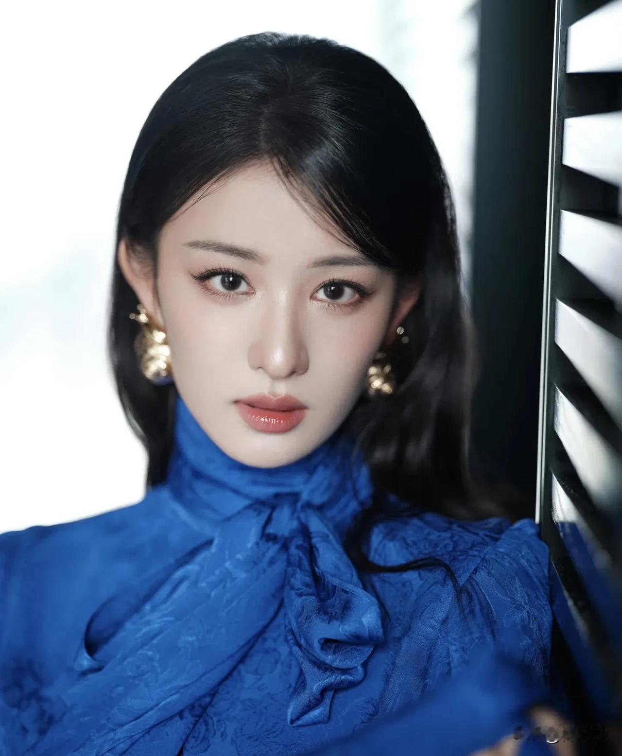 王楚然到底是上海人还是山东人，有网友分析说；王楚然出生在上海，父亲是上海人，基因