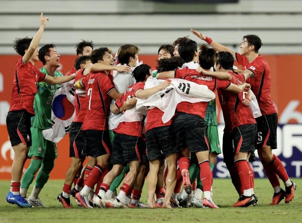 韩国的兵役有多可怕？！韩国男足亚运会击败日本获得金牌，最让他们开心的竟然