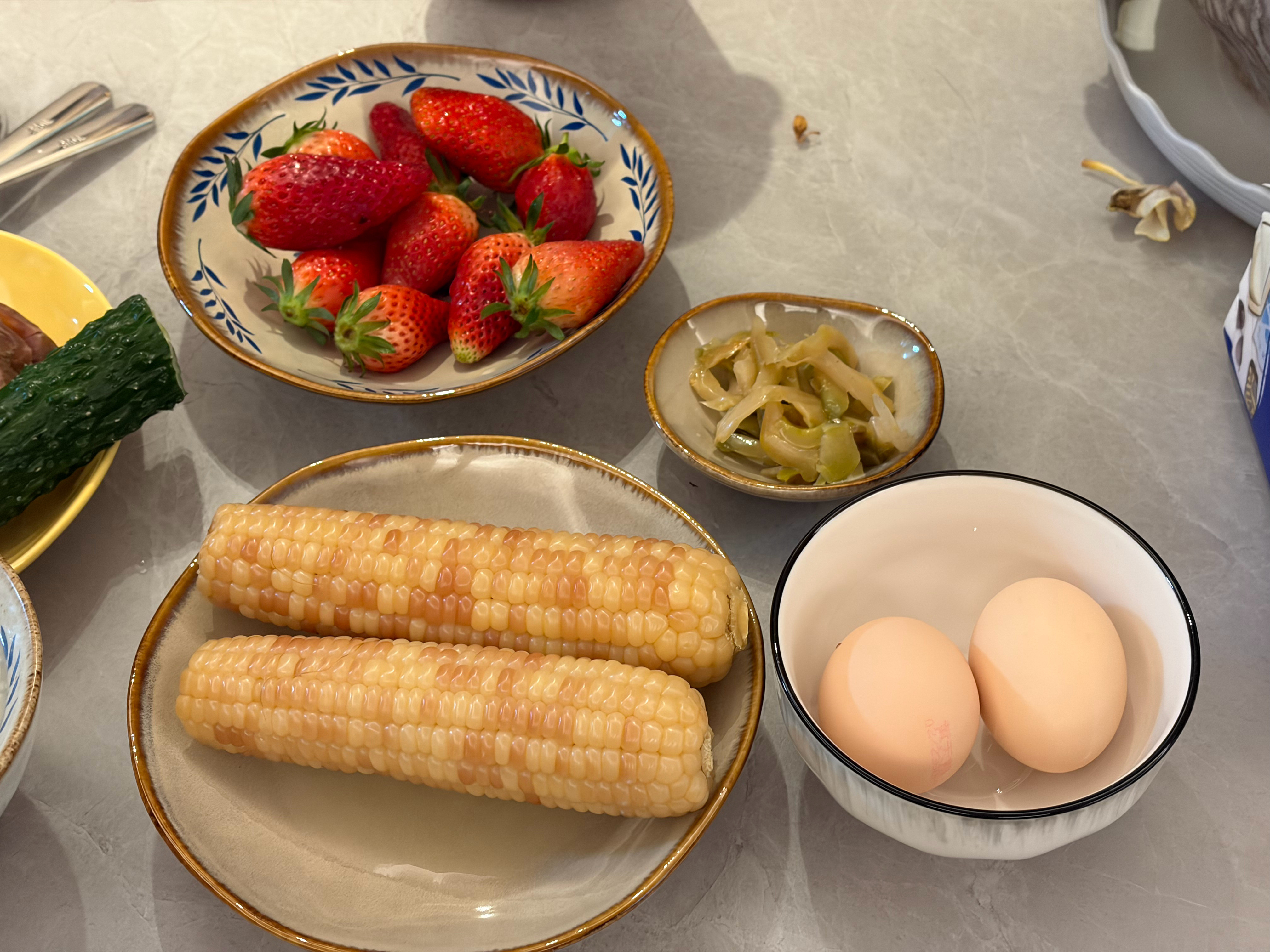 美丽现在每天早上起来做早饭，营养丰富又好看，一睁眼就能吃上，太幸福了