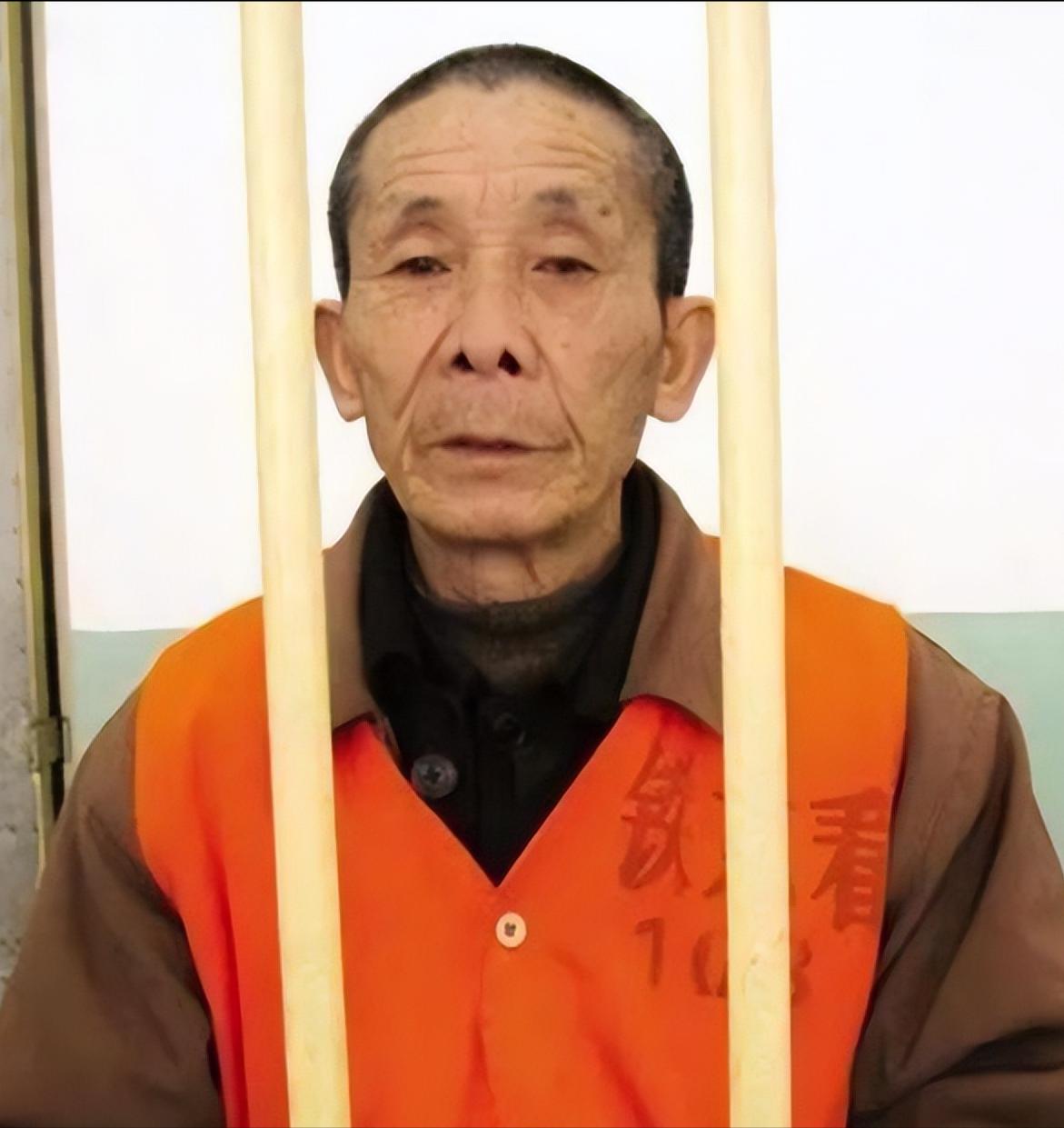 2008年，生活困顿的湖南六旬老者付达信为了能吃饱饭、看起病，竟然千里迢迢跑到北