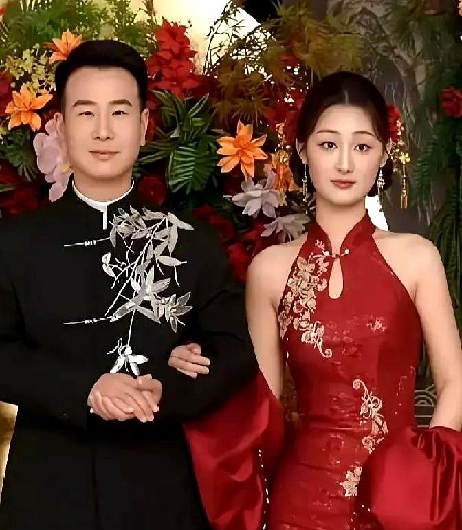 陈亚男订婚了，这次的对象不一样。3月30号，她在山东曹县低调办了订婚宴，没开