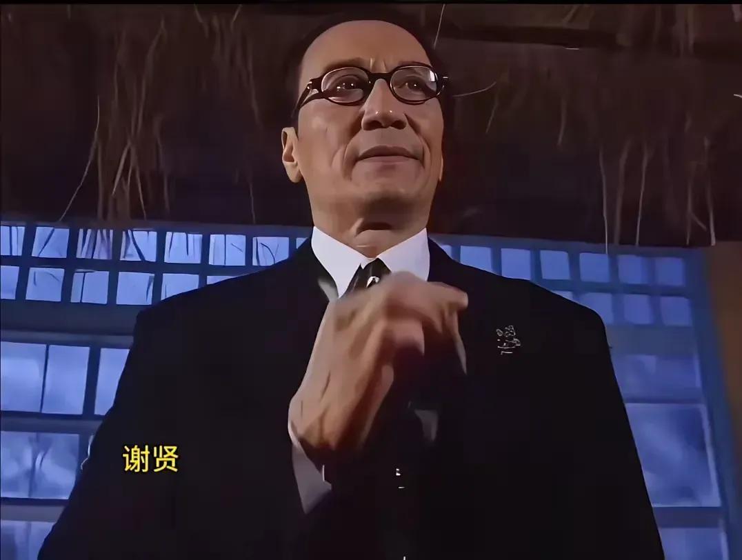 周润发与上谢贤，同样演赌王，谁更胜一筹，谁气场更强，谢贤演赌王龙四抽雪茄，周润发