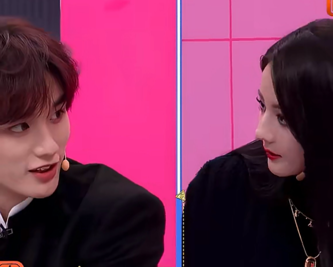 迪丽热巴陈飞宇上你好星期六剧宣丁程鑫跟迪丽热巴演情景剧，开口就是“我还单身”，