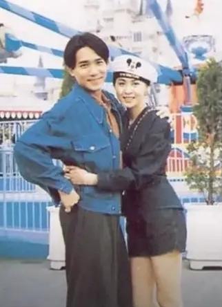 刘嘉玲和梁朝伟没有子女，但婚姻却让刘嘉玲获得了真实安稳的感觉。刘嘉玲说她和梁朝