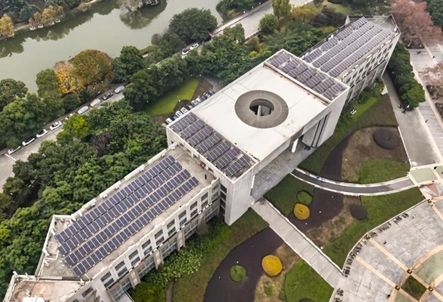 光电转化效率突破材料极限! 西南石大研发出新型太阳能电池