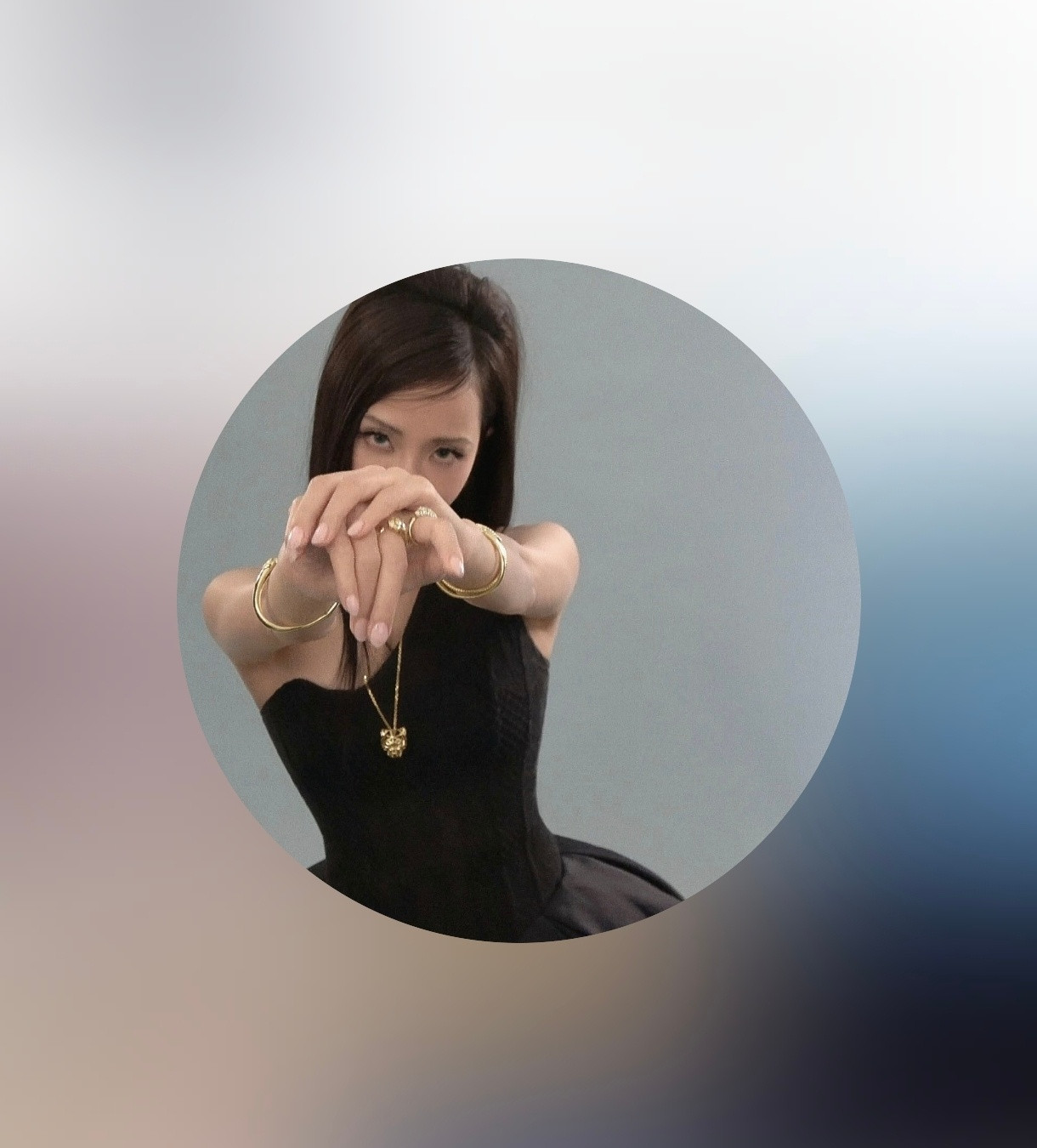 260825金智秀IG更新头像✨女帝亲临欧尼好帅的眼神