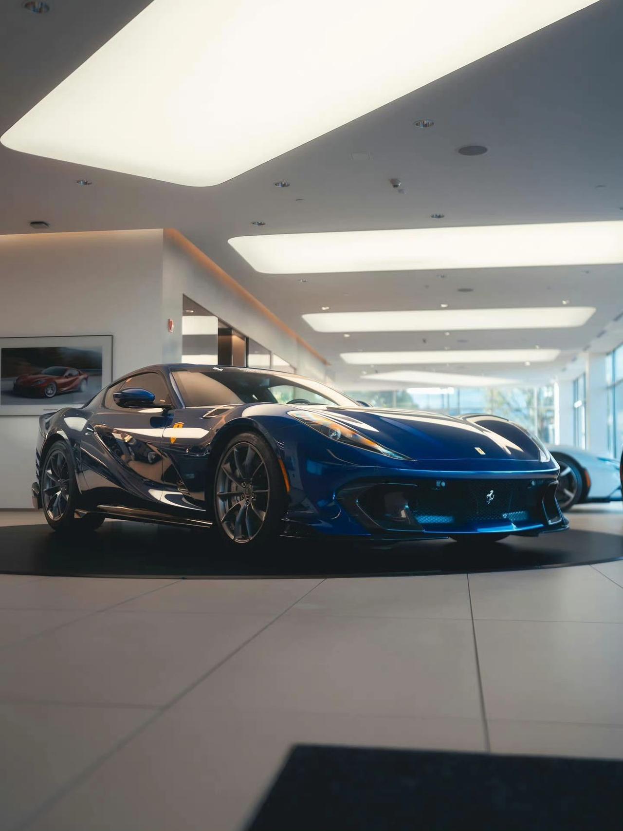 法拉利812Competizione