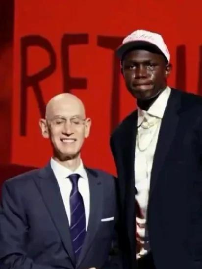 表现不及预期！！！太阳十号秀马鲁阿奇目前的3场夏季联赛！！！打奇才：21分钟，