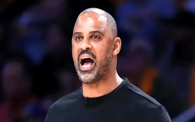 火箭队这球商，真是被森林狼记者说中了……领先6分，握着球权，比...