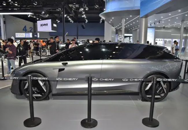 敢想敢干：奇瑞明年全固态电池要上车！纯电续航能干到1500km以上今天的成都