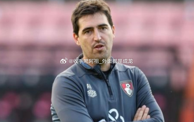 据英国《每日邮报》报道，伯恩茅斯主帅伊劳拉正考虑与俱乐部完成续约，这也意味着水晶