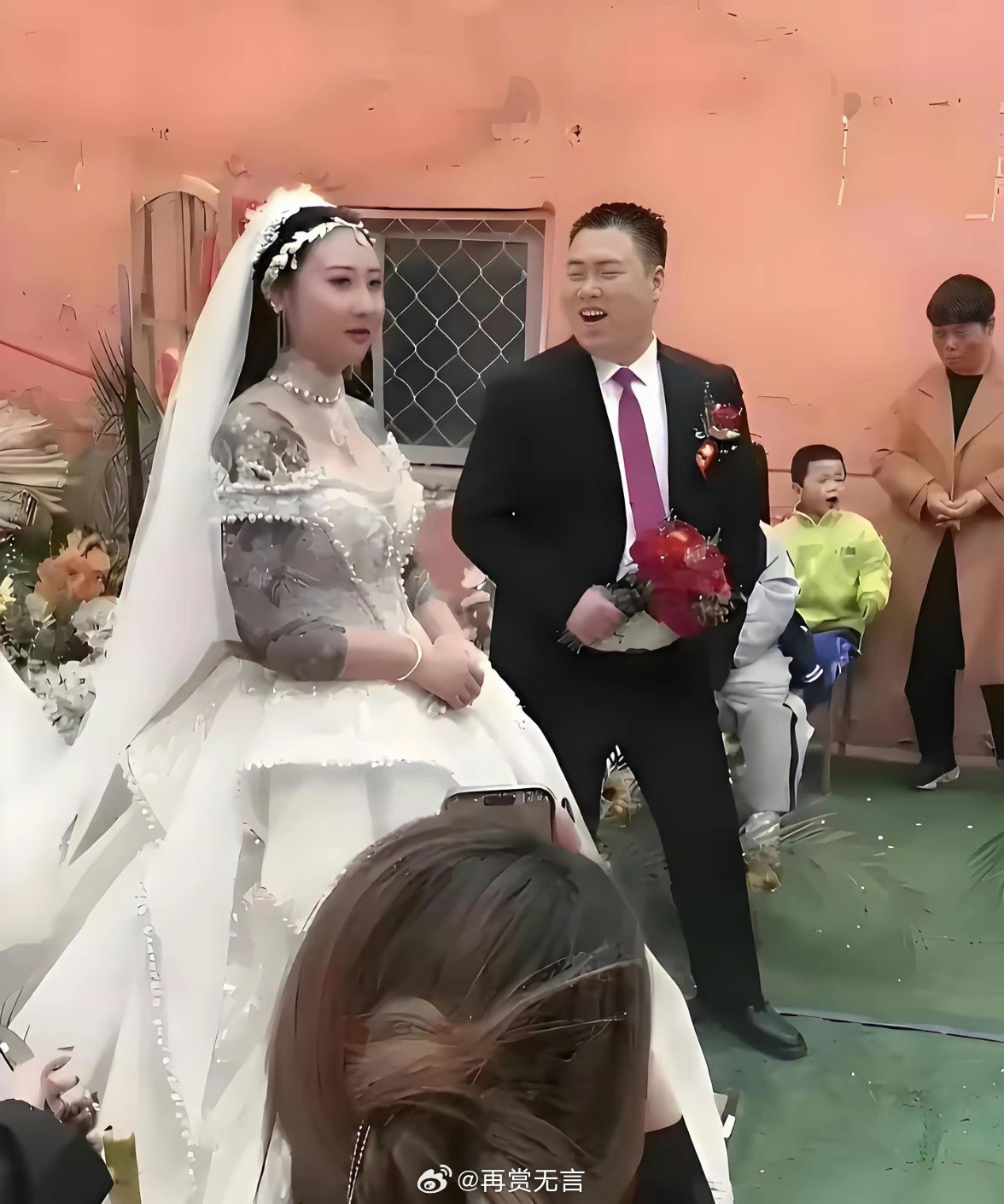 新郎这是娶了个古力娜扎回来啊！新娘气质太绝了。