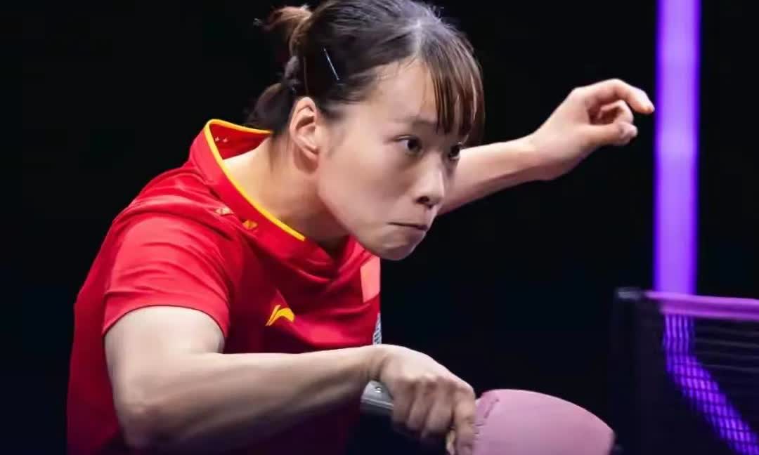 建议国乒队员，都学学石洵瑶打球这种劲头！蒯曼输给自己队友石洵瑶了，止步八