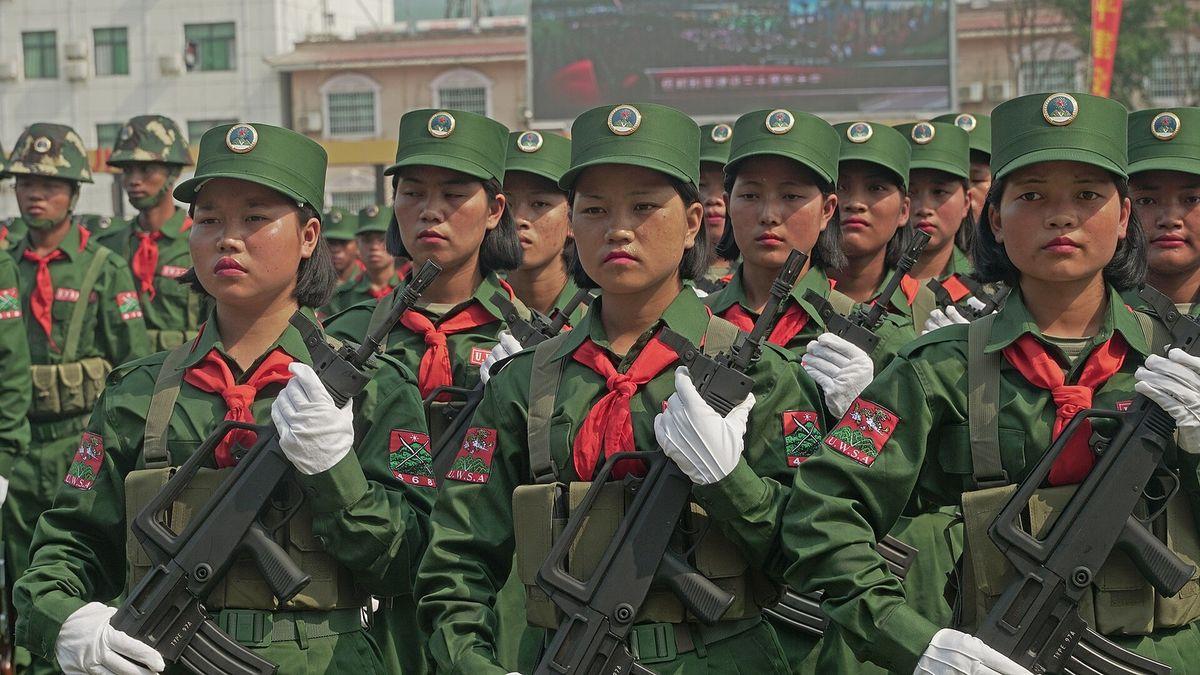 在打击缅北电诈过程中，除了盘踞果敢的“四大家族”外，实力更为强劲的对手是佤邦。佤