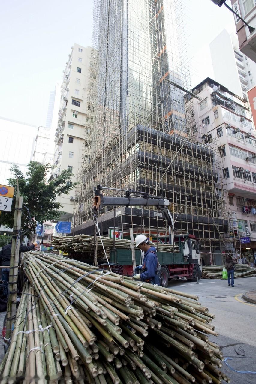 谈点个人看法，不要上纲上线。内地部分人们越来越看不惯香港了，从语言、文化、制度