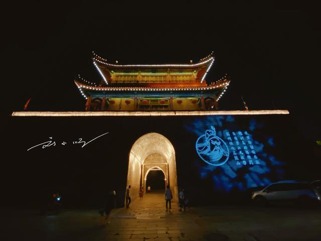 位于湖北省荆州市荆州区的荆州古城墙，是全国重点文物保护单位，也是我国保存较完好的