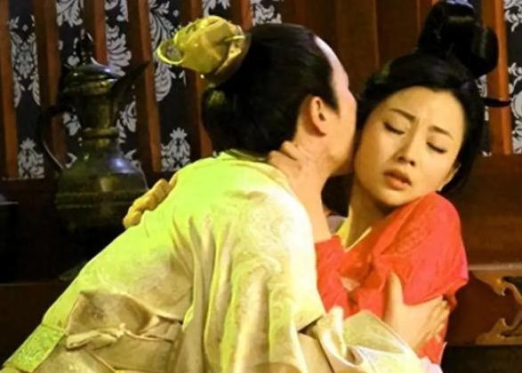 1390年，锦衣卫向朱元璋禀报：“76岁的李善长，又纳了一房小妾，满朝文武都去贺