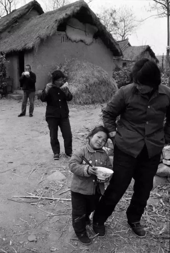 全国各地地里产出不一样，吃的东西可能也不一样。中原河南、河北这些农村，主要