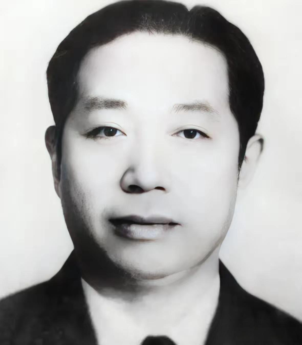 1935年11月1日，伪装1月1日，伪装成记者的杀手孙凤鸣，不见蒋介石出来，吞下