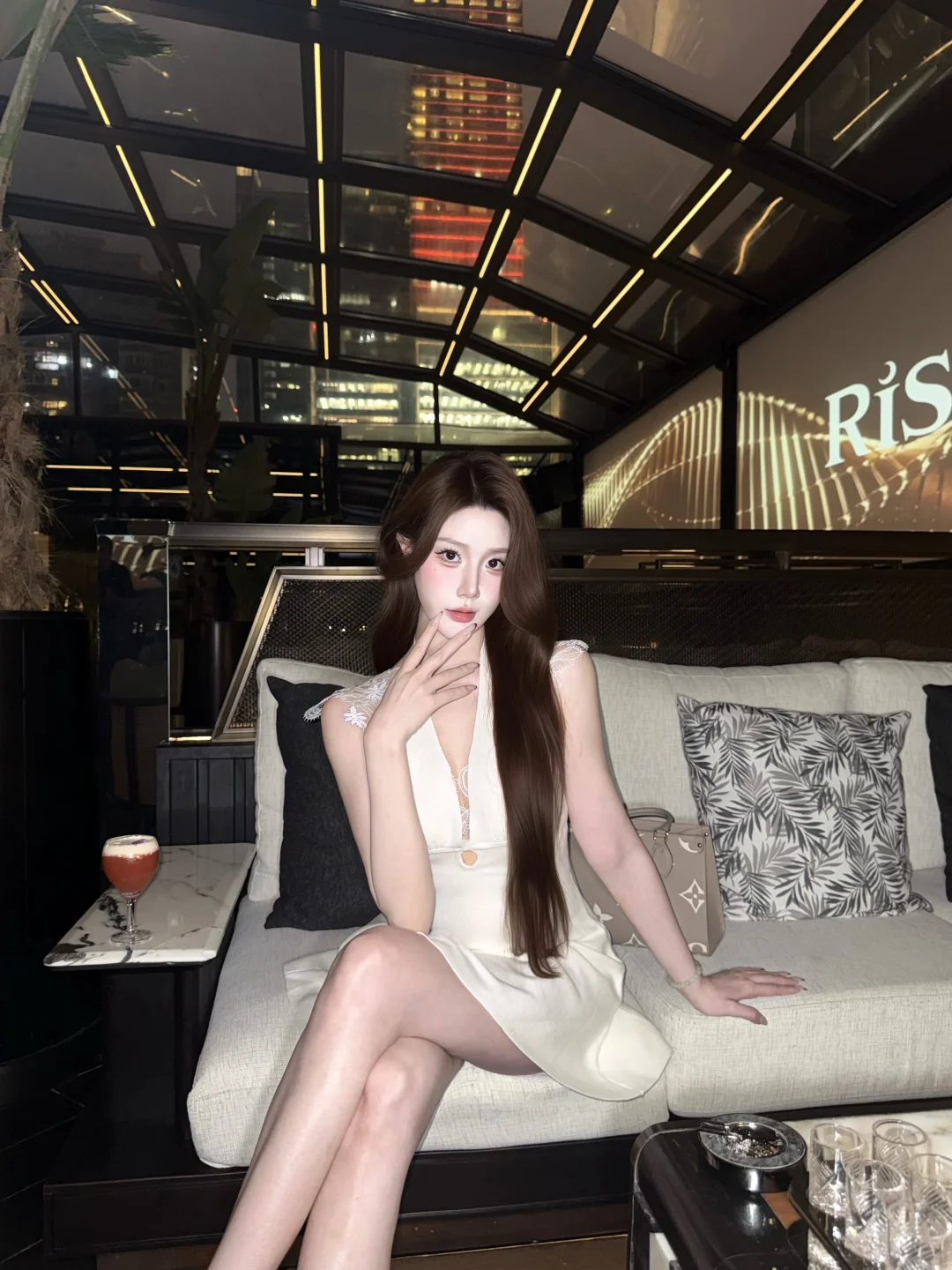上海酒吧🍸这下真到小说里的A市了