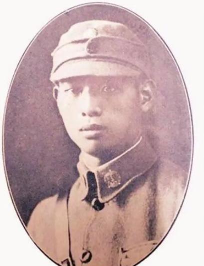 1939年，国军营长史恩华，被日军包围，师长大惊，连忙组织人员营救，谁知营长却说