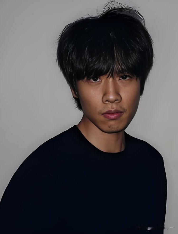 演方超这演员宋郁和，我发现他有点不对劲儿，不是说他长得像张若昀，而是演啥