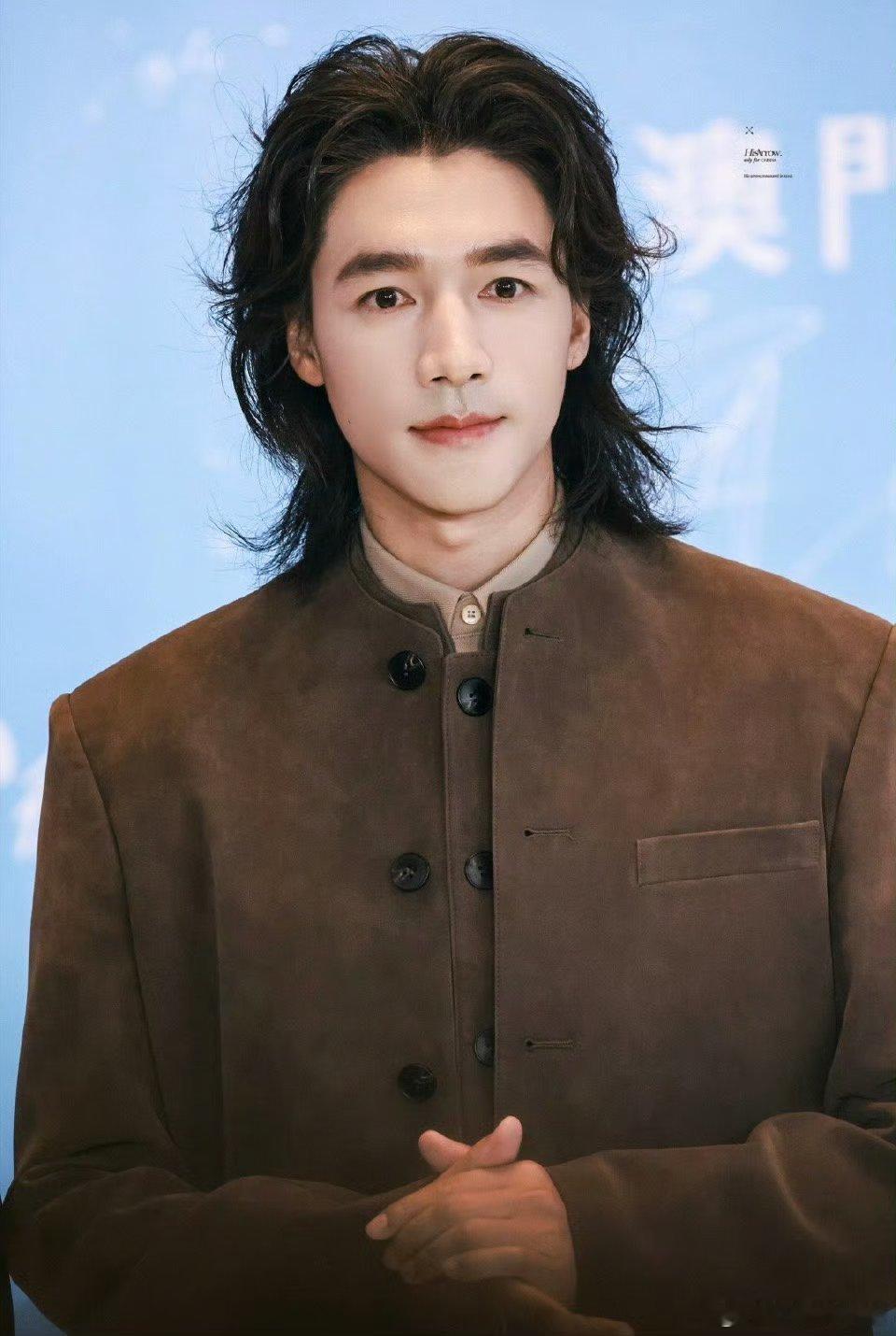 手机差点拿不住了……