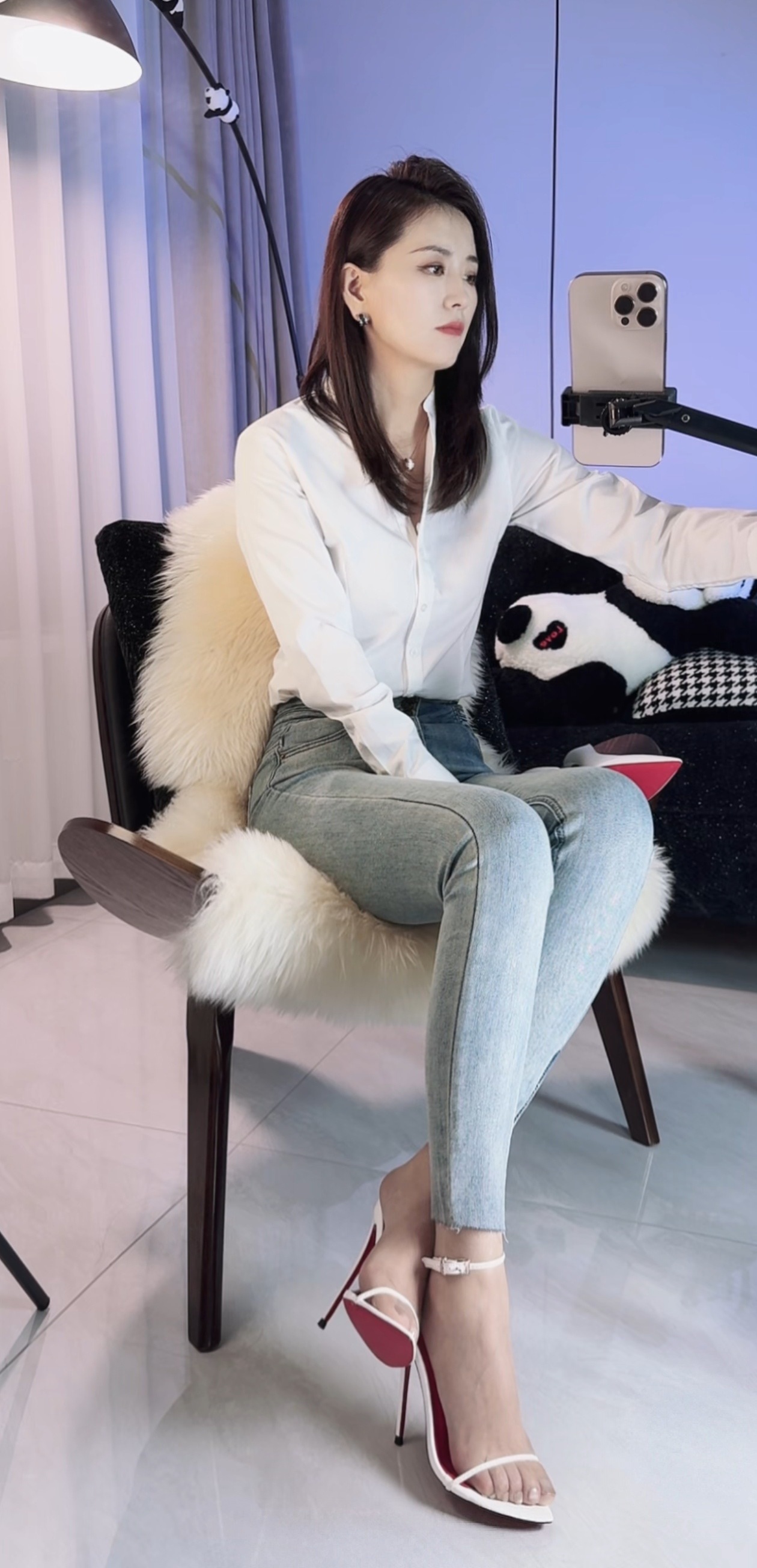 秀儿一字带丝足小脚脚