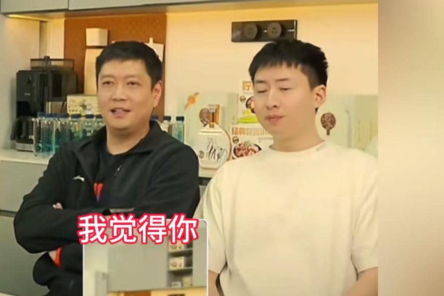 邱贻可：方博。方博：嗯，大哥，有事？邱贻可：问你一个事。方博：说吧大哥。