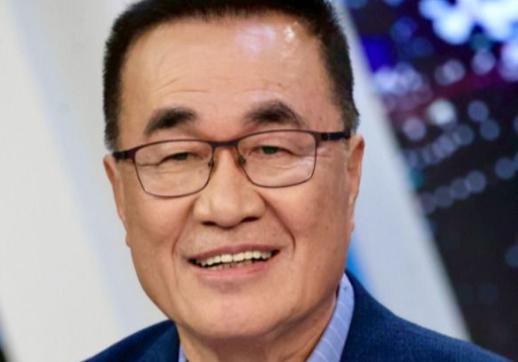 台湾媒体人黄暐瀚指出，新北蓝白合作落幕后，李四川毫无悬念出线，但他更关注接下来的