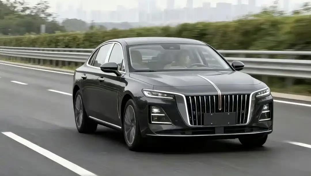 2026款红旗H5实车图曝光，说它是小号红旗H9一点不为过。外观上高级感提升不少