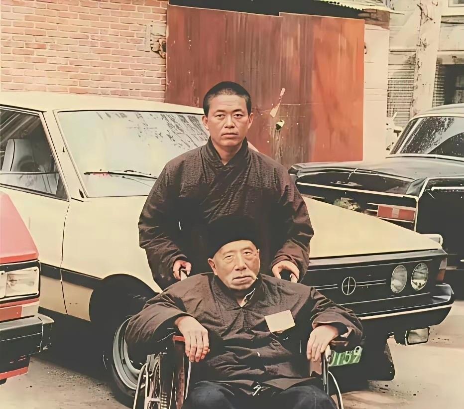 岁月流转，地位攀升，释永信的眼神也发生了不可逆转的无情变化：从昔日那份坚毅自信的