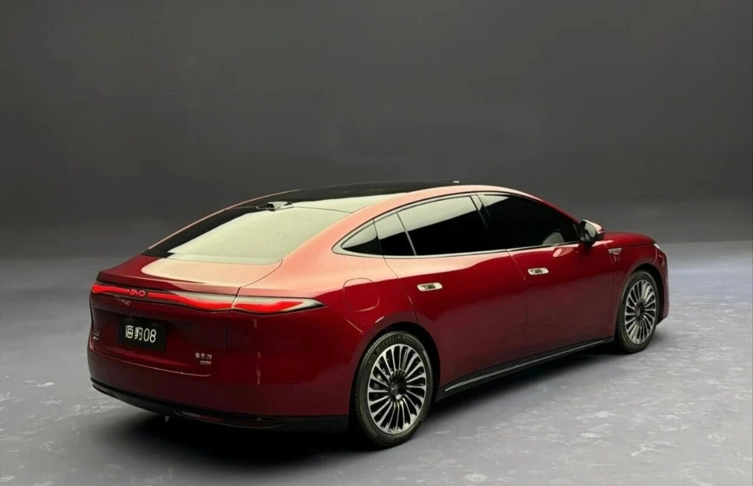 比亚迪海豹08实拍，越看越好看