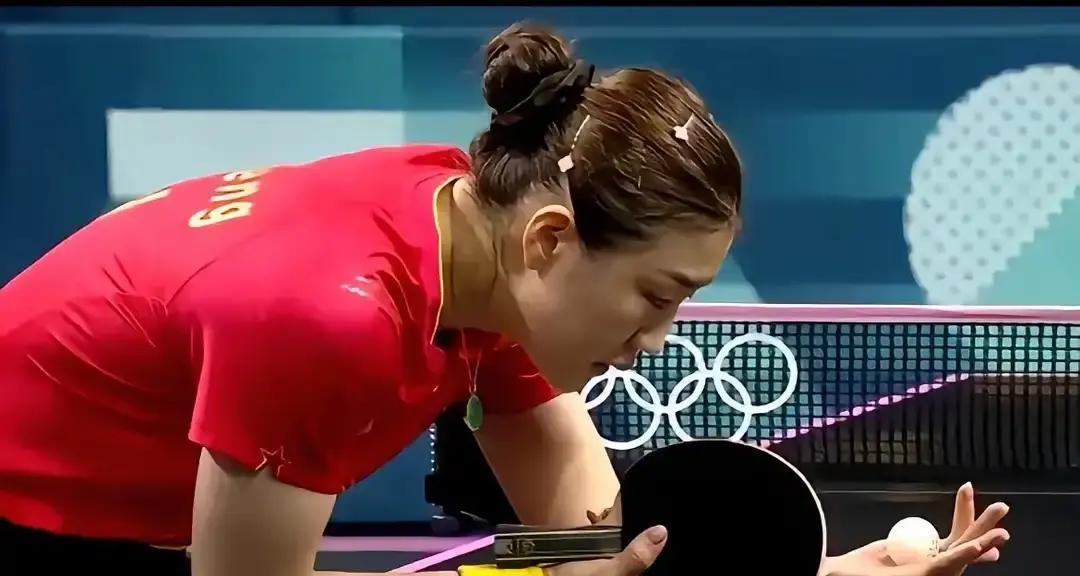 樊振东签名签错字？不，是你没看懂这个价值千元的“行业密码”。他签下“樊A”