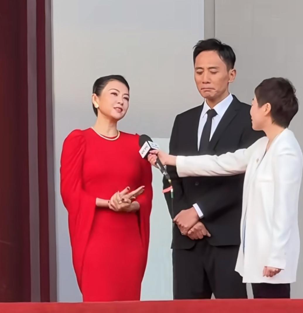 这个刘烨一定憋得很辛苦吧，老同学了，说句底裤都清楚有点过儿但确实看着对方一本