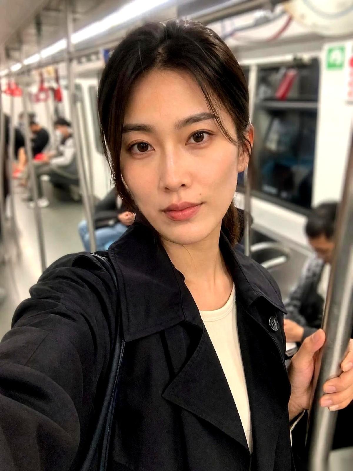 “我每天都不敢回这个家，一开门就觉得你还在。”前男友蹲在出租屋的地板上，正低着